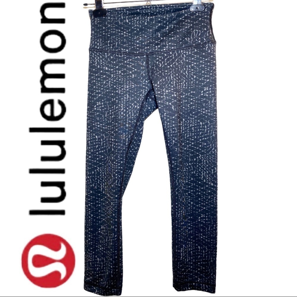 LULULEMON Wunder Under Samba Snake Crop,‎ Size 4